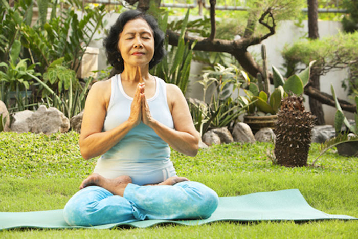  yoga cho người cao tuổi